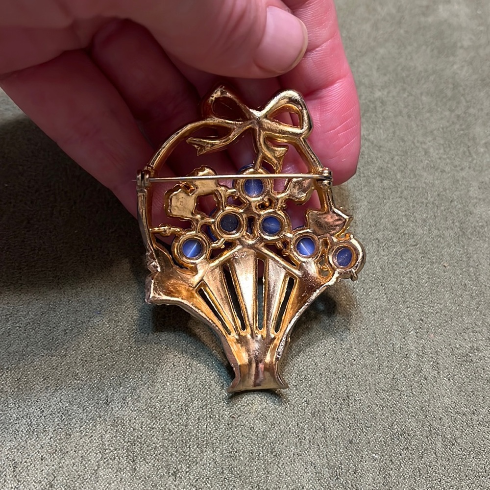 Coro Blue Moonglow Moonstone Basket of Flowers Brooch - Picture 2 of 5
